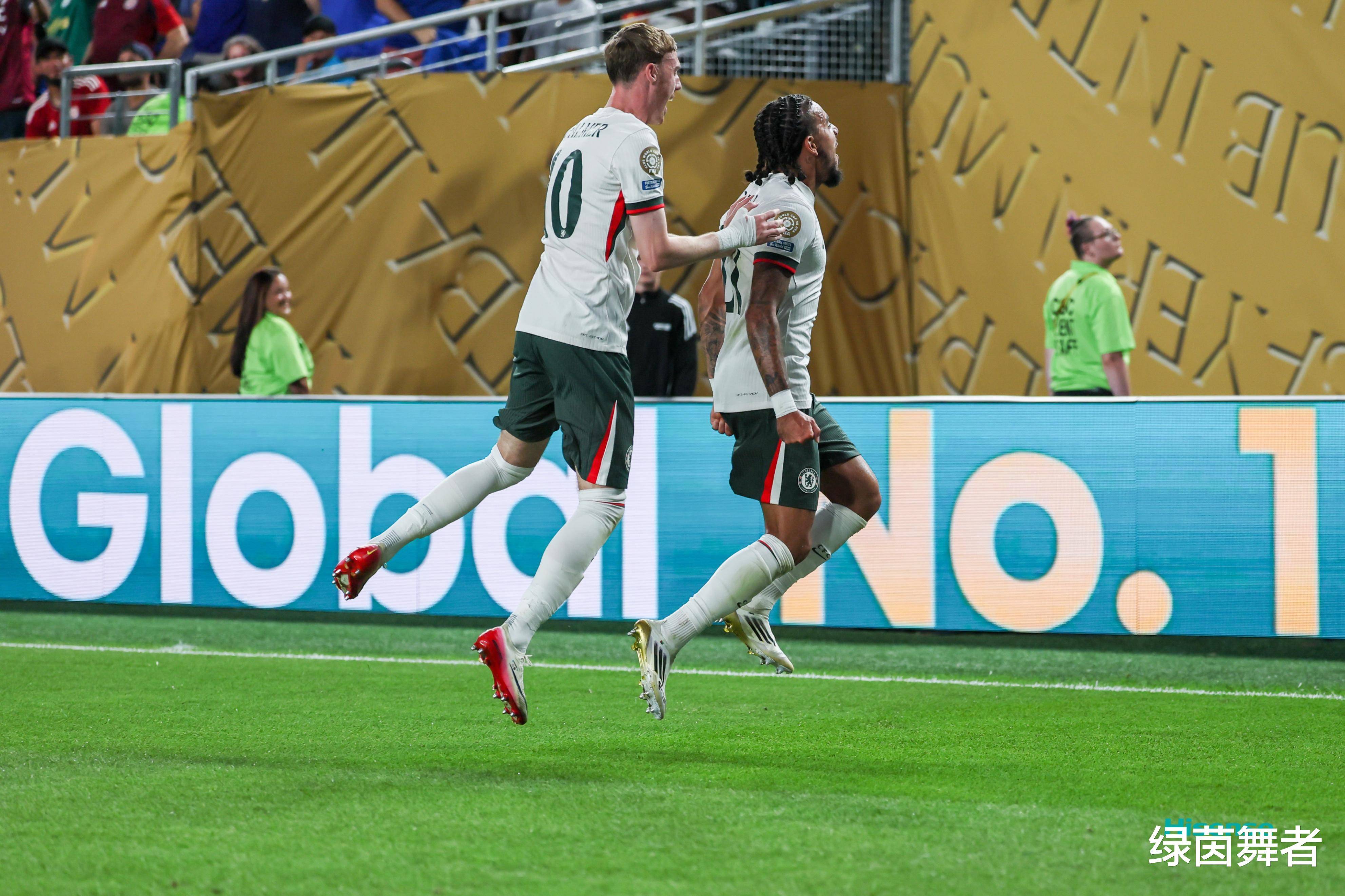  切尔西本菲卡中断 