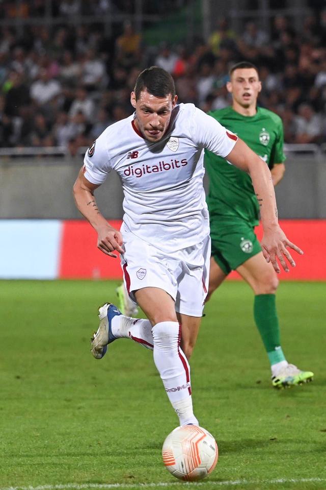 芒果体育-包含里昂发布备战花絮，清晨单刀错失，欧联任务艰巨，赛季目标并未改变的词条