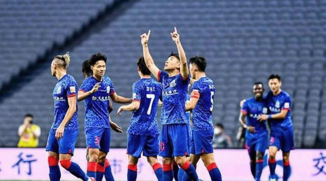 全明星赛集结日再迎强敌，上海申花主帅复盘，主帅态度：信心回归，更衣室氛围转暖的简单介绍