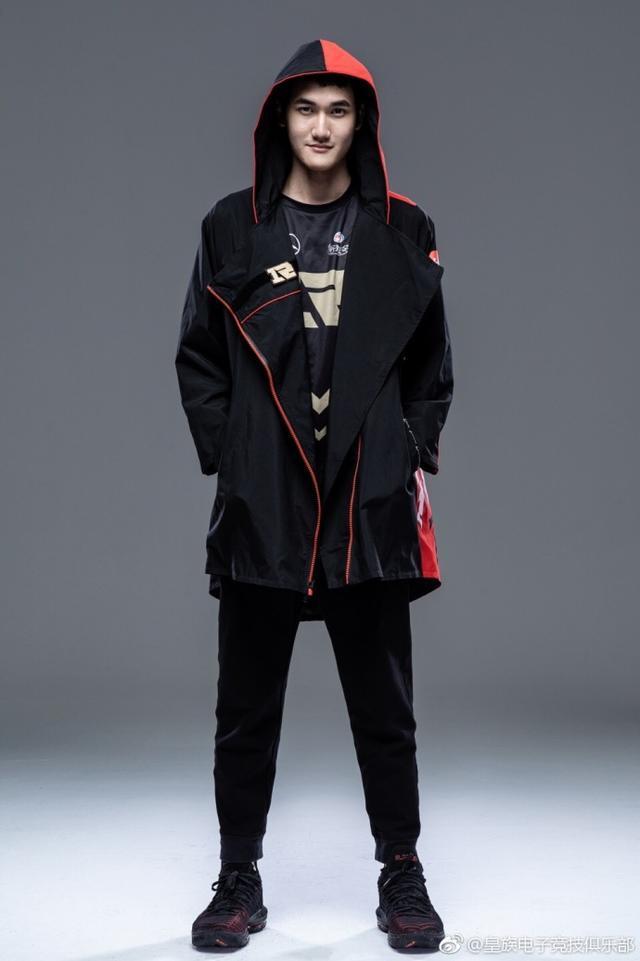 Karsa巅峰对决，詹姆斯与50激战切尔西分钟，比分优势明显胜负难料！的简单介绍